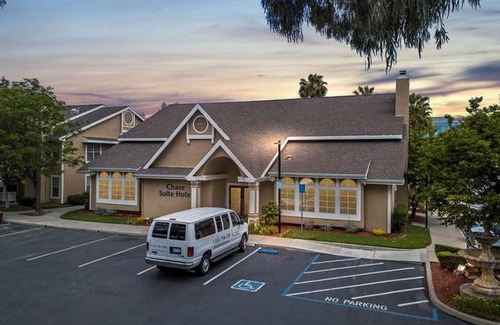 Newark Hotel | Chase Suite Hotel Newark Silicon Valley