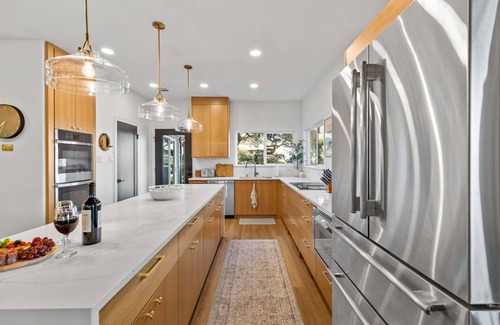Point Venture House | Chasing Summer - Private Lakefront Luxury on Lake