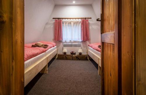Liptovsky Jan Ski Chalet | Chata Smrekovica