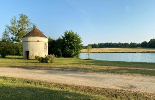 Saint-Adjutory Bed & Breakfast | Chateau de Russas, chambre d'hote