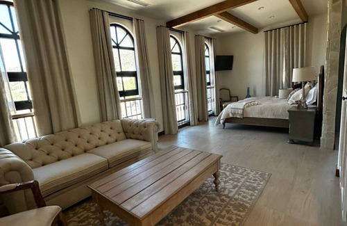Valle de Guadalupe Hotel | Chateau del valle