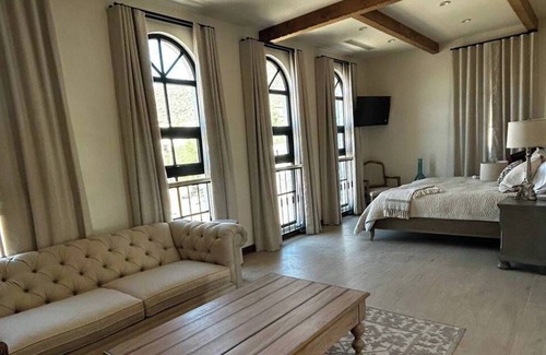 Valle de Guadalupe Hotel | Chateau del valle