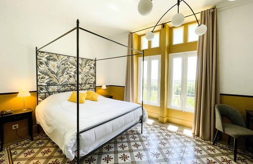 Chateauneuf-du-Pape Hotel | Chateau Des Fines Roches