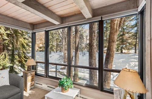 Aspen House | Chateau Eau Claire Unit 1, Stylish Condo Overlooking the River, Walking Distance to Downtown
