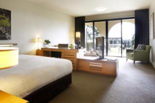 Pokolbin Resort | Chateau Elan At The Vintage