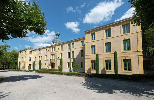 Montbrun-les-Bains Apartment | Chateau des Gipières 1