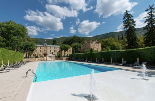 Montbrun-les-Bains Apartment | Chateau des Gipières 1