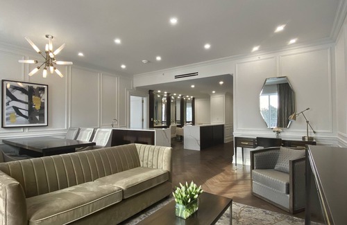 East Brunswick Hotel | Chateau Grande Hotel
