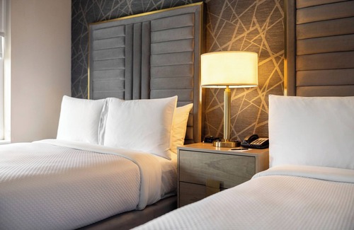 East Brunswick Hotel | Chateau Grande Hotel