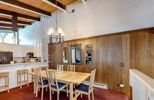 Mammoth Lakes Condo | Chateau-Style Condo with WiFi, Wood Stove, Shared Pool/Hot Tub/Sauna/Tennis