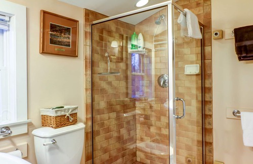 West Chatham House | Chatham Guest Rooms