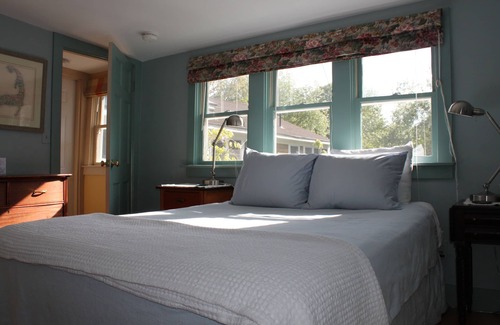 West Chatham House | Chatham Guest Rooms