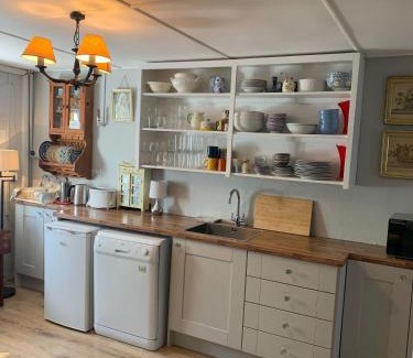 Athea House | Chatterbox Cottage