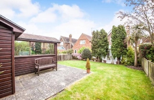Canterbury House | Cheerful 3 bedroom house with generous rear garden in Canterburyn
