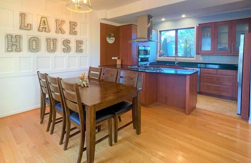 Pistakee Highlands House | Cheerful 3 bedroom home on channel
