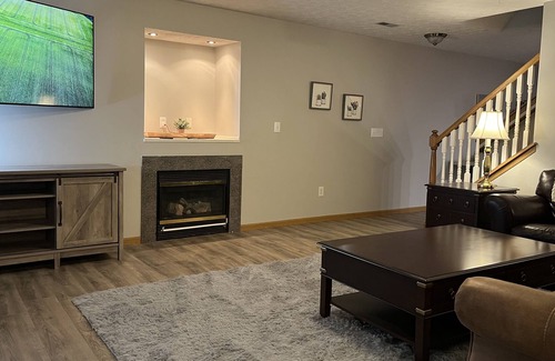 Polaris House | Cheerful 3 Bedroom House With Huge Work Desk