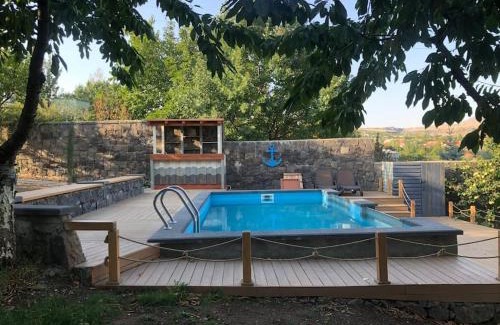 Ohanavan Villa | Cheerful 3-bedroom villa with pool