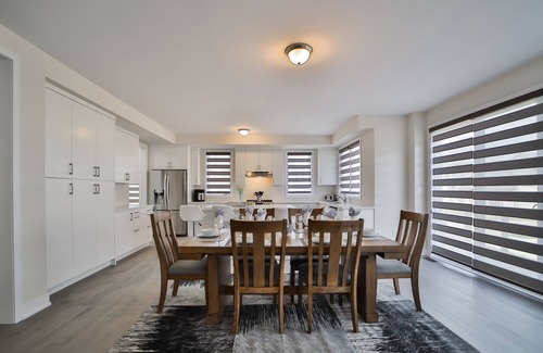The Blue Mountains Ski Chalet | Cheerful 4-Bedrrom Chalet in Blue Mountain.