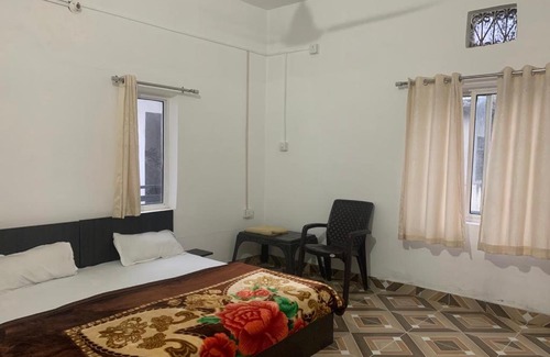 Haridwar House | Cheerful cottage accommodating 30+ guests