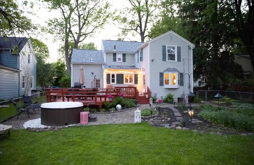 Rochester House | Cheerful Garden Oasis