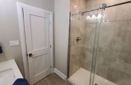 Rosedale House | Cheerful home in a desirable area of Hamilton