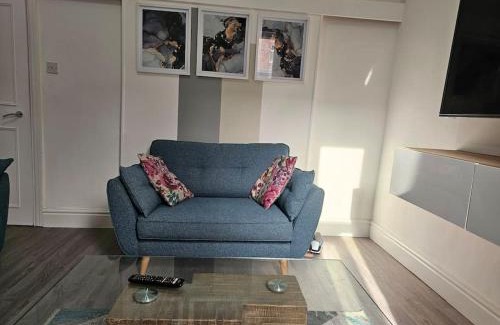 Preston House | Cheerful Home near Preston train station & Uclan