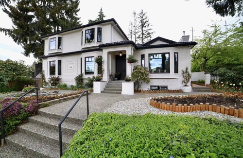 Marpole House | Cheerful one bdrm (N) share a bath with another room