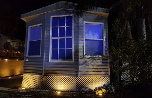 Big Pine Key Cottage | Cheerful Tiny House on 30 min from Key