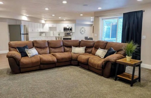 Highland House | Cheery and Bright four Bedroom Walkout Basement