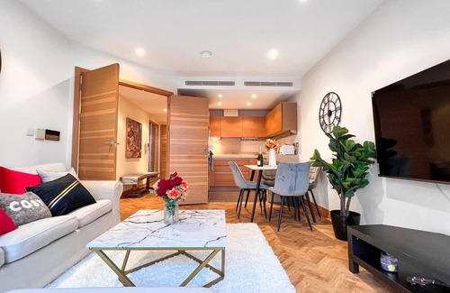Battersea Apartment | Chelsea 2b2b Riverside + Balcony +Ambient lighting