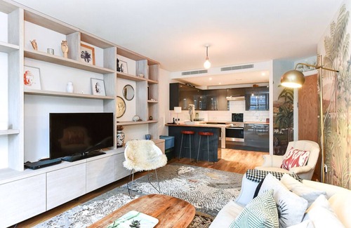 Queenstown Apartment | Chelsea Bridge Wharf I Pro-Managed