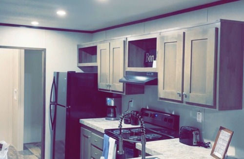 Kingston House | Cherry Properties - Walking distance to Lake Texoma!