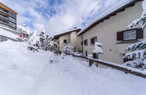 Celerina-Schlarigna Apartment | Chesa Panorama - Celerina