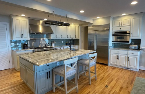 Wicomico Church House | Chesapeake Bay-front Estate minutes to Irvington, Kilmarnock Whitestone
