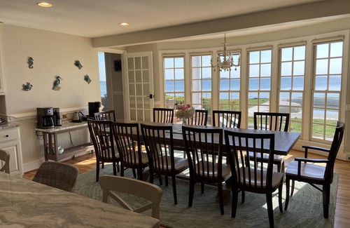 Wicomico Church House | Chesapeake Bay-front Estate minutes to Irvington, Kilmarnock Whitestone