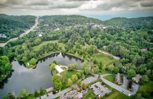 Blowing Rock House | Chetola: Holly 4
