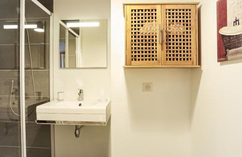 Hotel de Ville - Quinconces Apartment | Cheverus - Appartement 1 chambre avec ascenseur et Parking