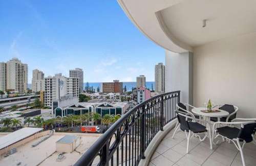 Surfers Paradise Apartment | Chevron Renaissance - Spacious 2 Bedroom Haven - CoastHM