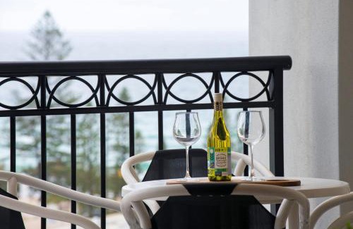 Surfers Paradise Apartment | Chevron Renaissance - Spacious 2 Bedroom Haven - CoastHM
