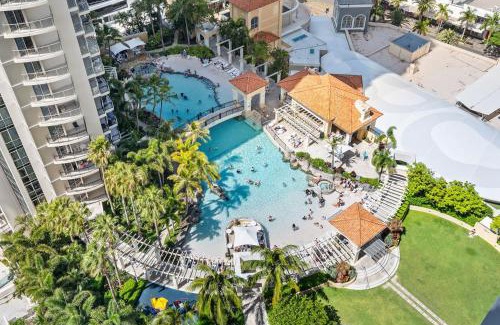 Surfers Paradise Apartment | Chevron Renaissance - Spacious 2 Bedroom Haven - CoastHM
