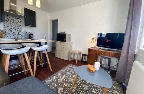 Jaunay-Clan Apartment | Chez Banane - Futuroscope - LaConciergerie