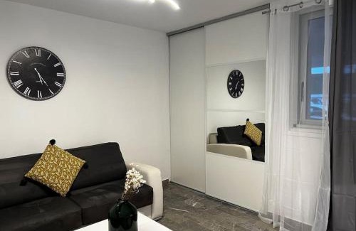 Saint-Laurent-du-Var Apartment | Chez Julien & Ornella
