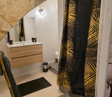 Ledenon Apartment | Chez Karine - Appartement