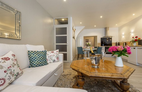 Passenans House | "Chez la Tante Louise" charming private apartment