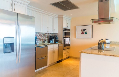 Maho Condo | CHEZ SOCOLISA AT THE CLIFF