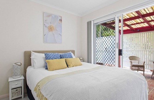 Yaroomba Apartment | Chic 1-Bed Yaroomba Flat Steps from the Beach