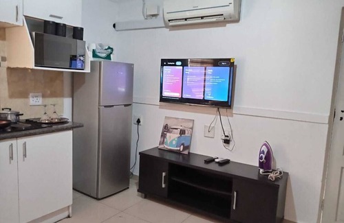 Greater Johannesburg Metropolitan Area Apartment | Chic 1-bedroom apartment in wonderful Johannesburg South with WiFi, AC