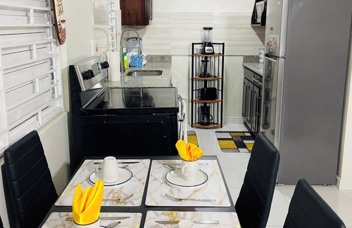 New Kingston Apartment | Chic 1-bedroom apartment with AC, WiFi in central New Kingston area