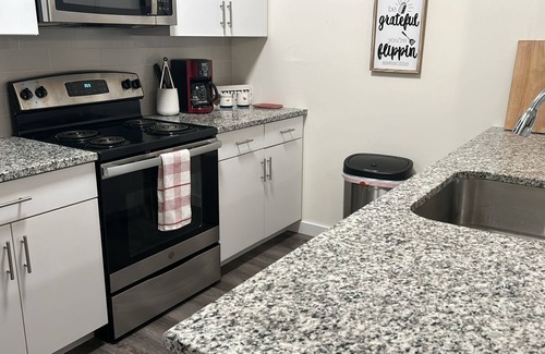 Bound Brook Apartment | Chic 1-bedroom with fitness room and WiFi in welcoming Bound Brook