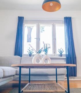 Lundby Apartment | Chic 1BR City center Sleeps 4 Brämaregården